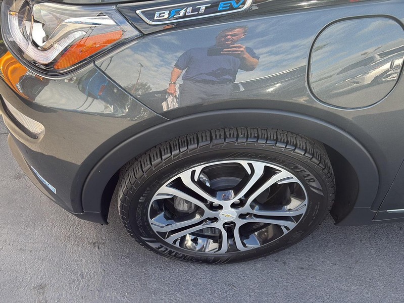 Chevrolet Bolt EV Vehicle Full-screen Gallery Image 13