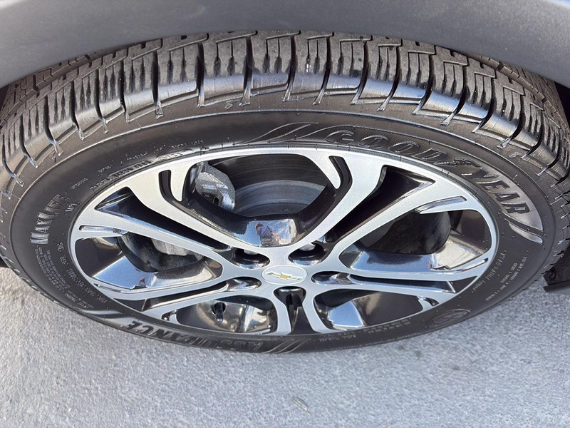 Chevrolet Bolt EV Vehicle Full-screen Gallery Image 14