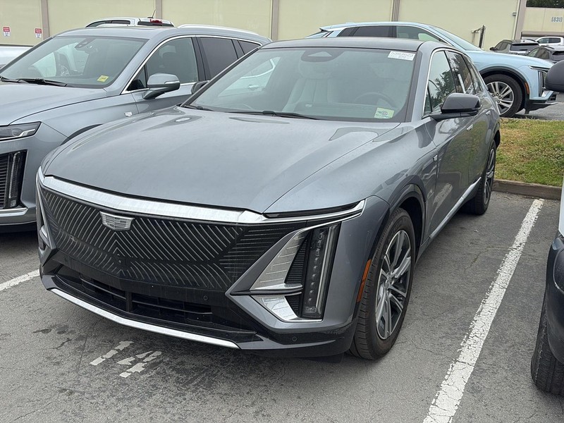 Cadillac LYRIQ Vehicle Full-screen Gallery Image 02