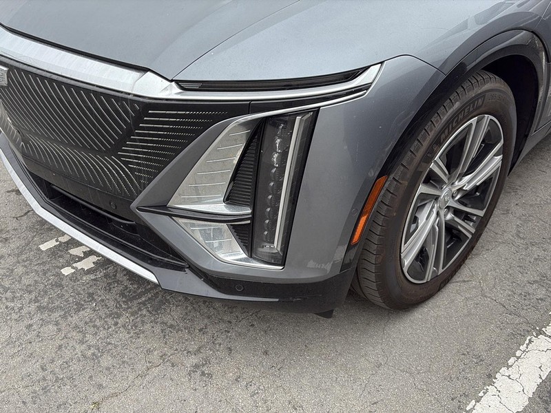 Cadillac LYRIQ Vehicle Full-screen Gallery Image 22