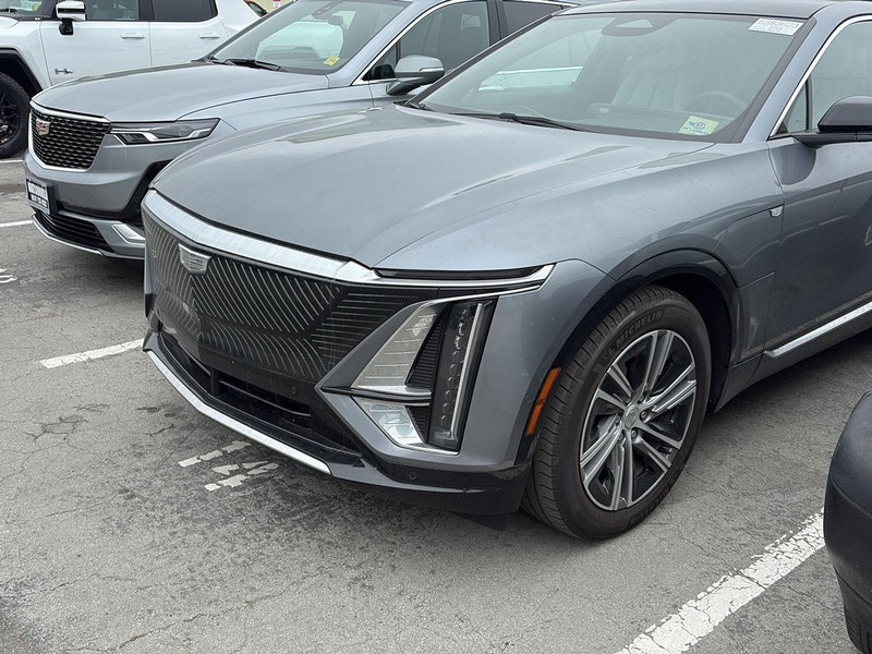 Cadillac LYRIQ Vehicle Full-screen Gallery Image 23