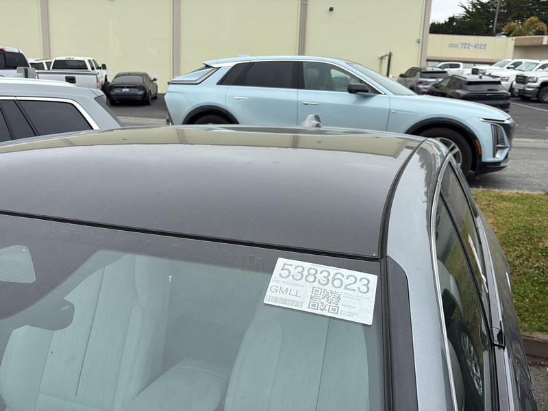 Cadillac LYRIQ Vehicle Full-screen Gallery Image 24