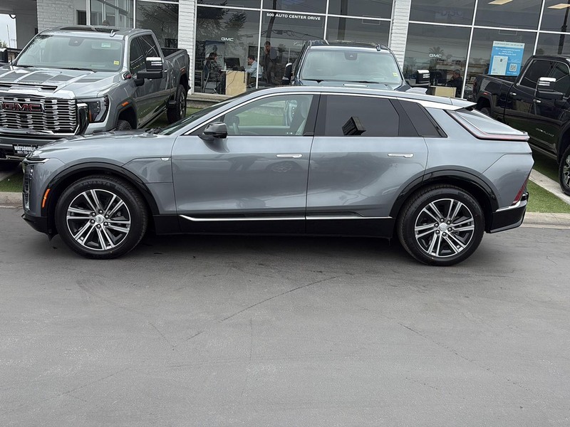 Cadillac LYRIQ Vehicle Full-screen Gallery Image 25