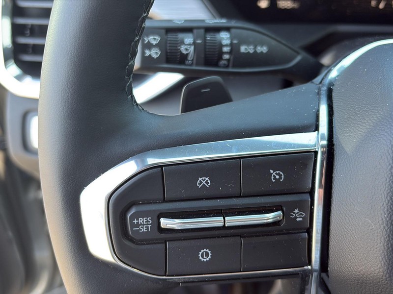 GMC Acadia Vehicle Full-screen Gallery Image 20