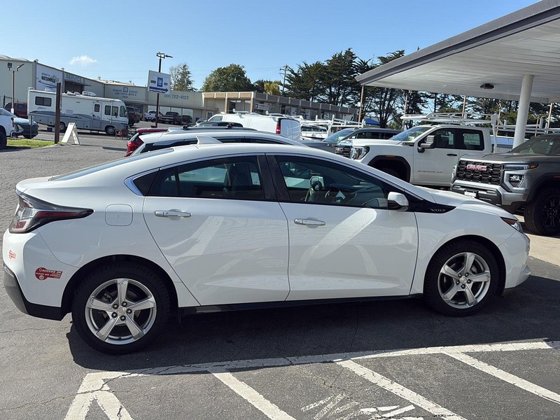 Chevrolet Volt Vehicle Full-screen Gallery Image 02