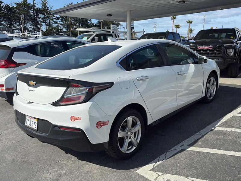 Chevrolet Volt Vehicle Full-screen Gallery Image 03