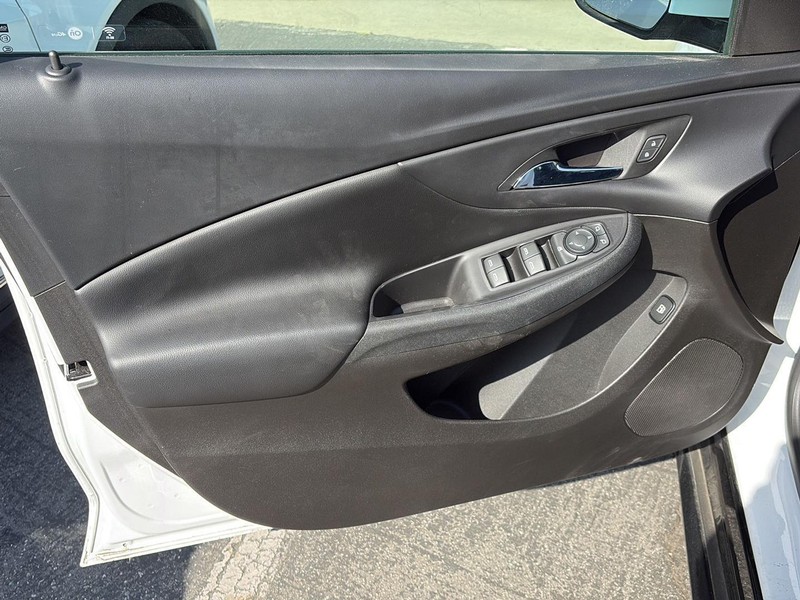 Chevrolet Volt Vehicle Full-screen Gallery Image 10