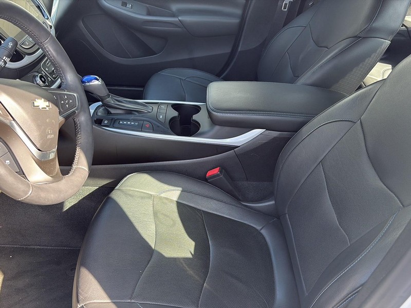 Chevrolet Volt Vehicle Full-screen Gallery Image 11