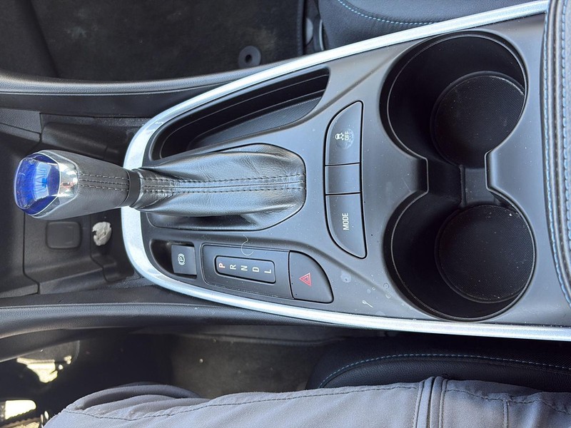 Chevrolet Volt Vehicle Full-screen Gallery Image 19