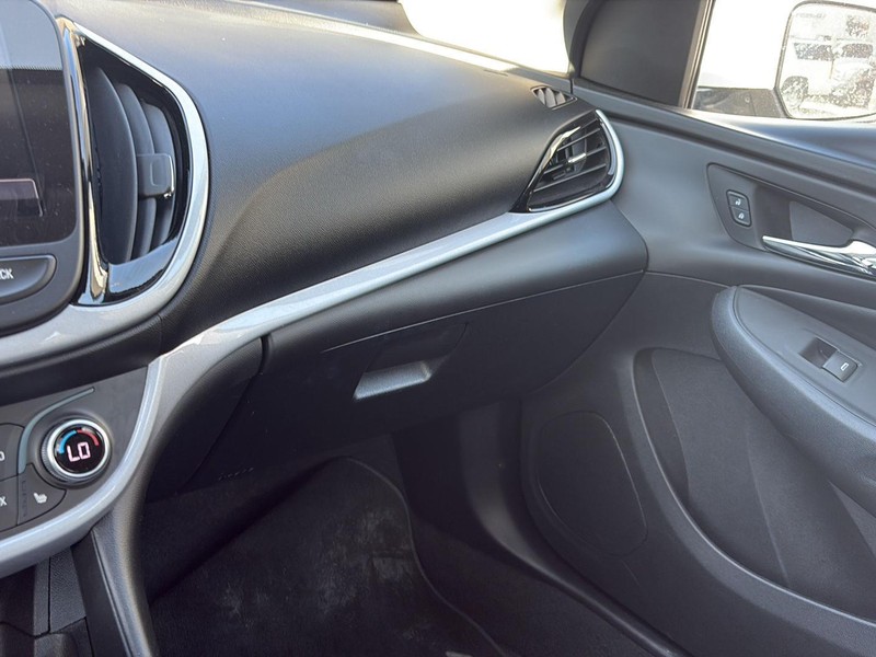 Chevrolet Volt Vehicle Full-screen Gallery Image 21