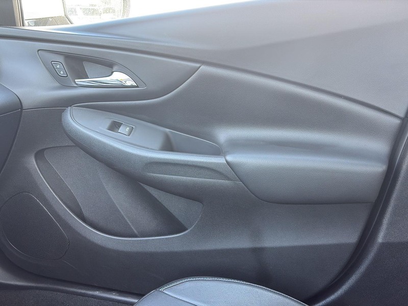 Chevrolet Volt Vehicle Full-screen Gallery Image 22