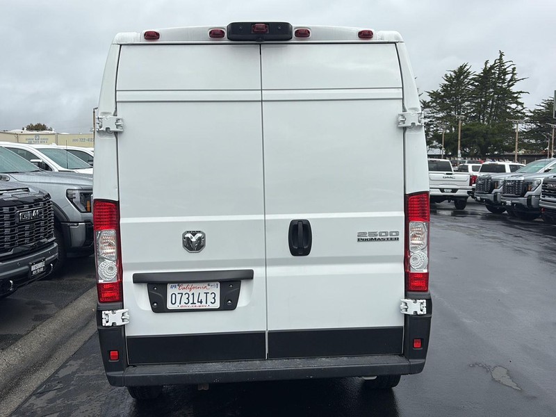 Ram ProMaster Cargo Van Vehicle Full-screen Gallery Image 04