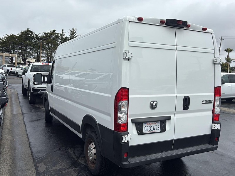 Ram ProMaster Cargo Van Vehicle Full-screen Gallery Image 05