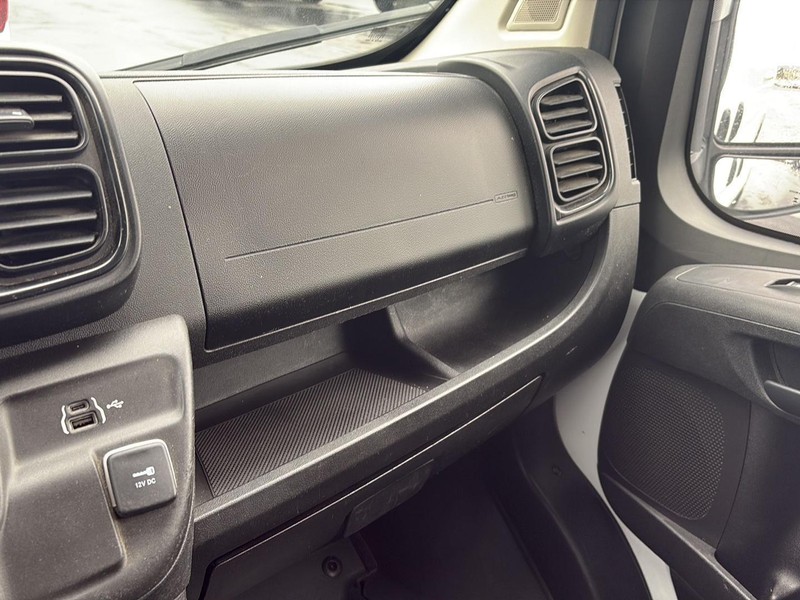 Ram ProMaster Cargo Van Vehicle Full-screen Gallery Image 18