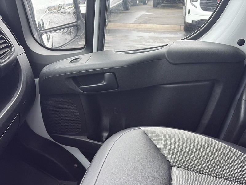 Ram ProMaster Cargo Van Vehicle Full-screen Gallery Image 19