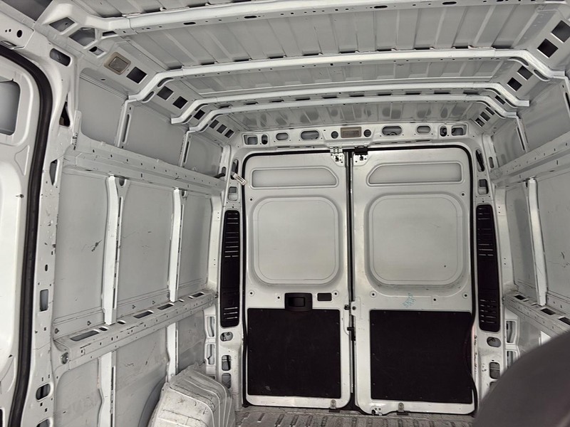 Ram ProMaster Cargo Van Vehicle Full-screen Gallery Image 23