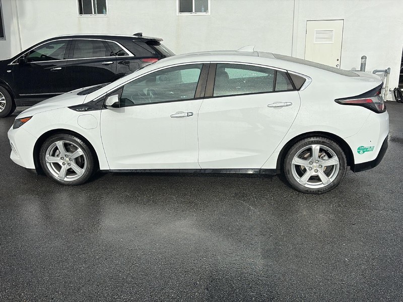 Chevrolet Volt Vehicle Full-screen Gallery Image 04