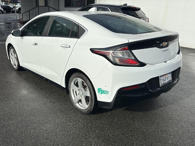 Chevrolet Volt Vehicle Full-screen Gallery Image 06