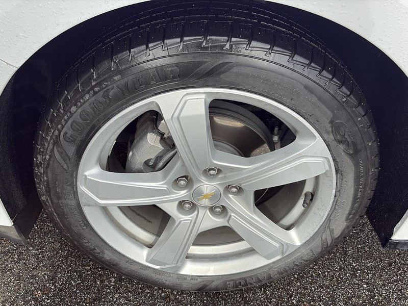 Chevrolet Volt Vehicle Full-screen Gallery Image 09