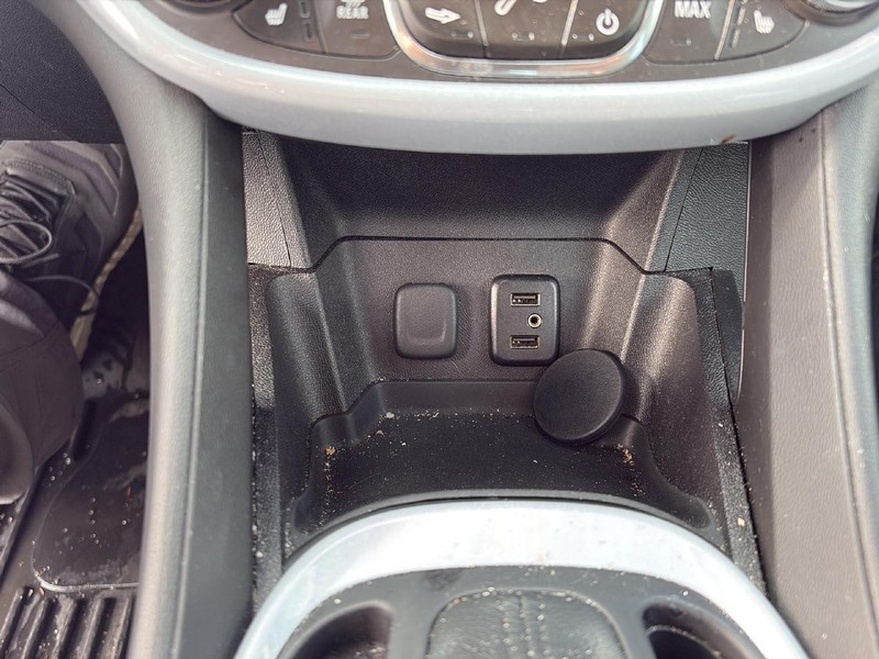 Chevrolet Volt Vehicle Full-screen Gallery Image 16