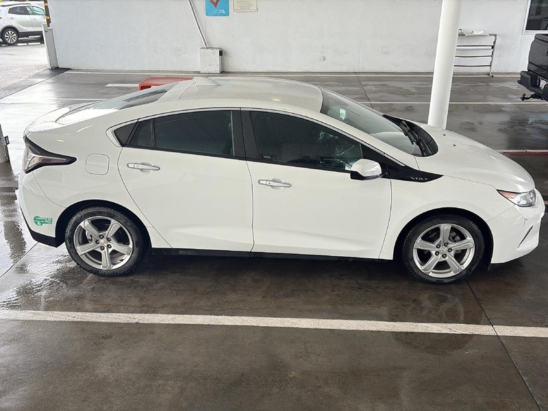 Chevrolet Volt Vehicle Full-screen Gallery Image 24