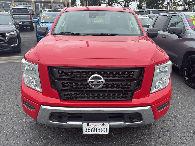 Nissan Titan Vehicle Full-screen Gallery Image 02