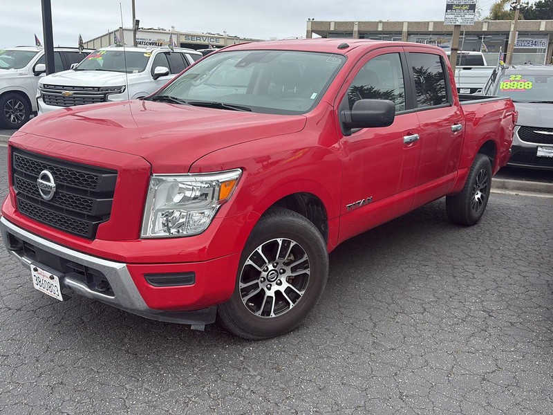 Nissan Titan Vehicle Full-screen Gallery Image 03