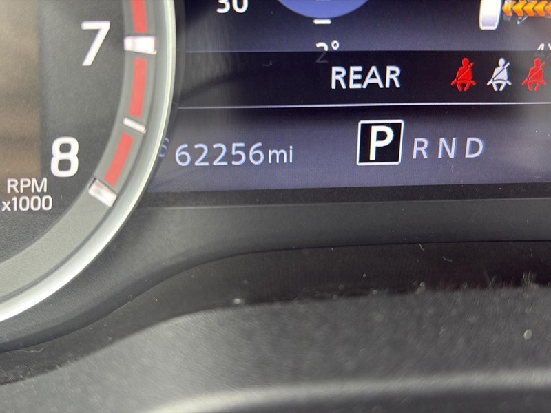 Nissan Titan Vehicle Full-screen Gallery Image 13