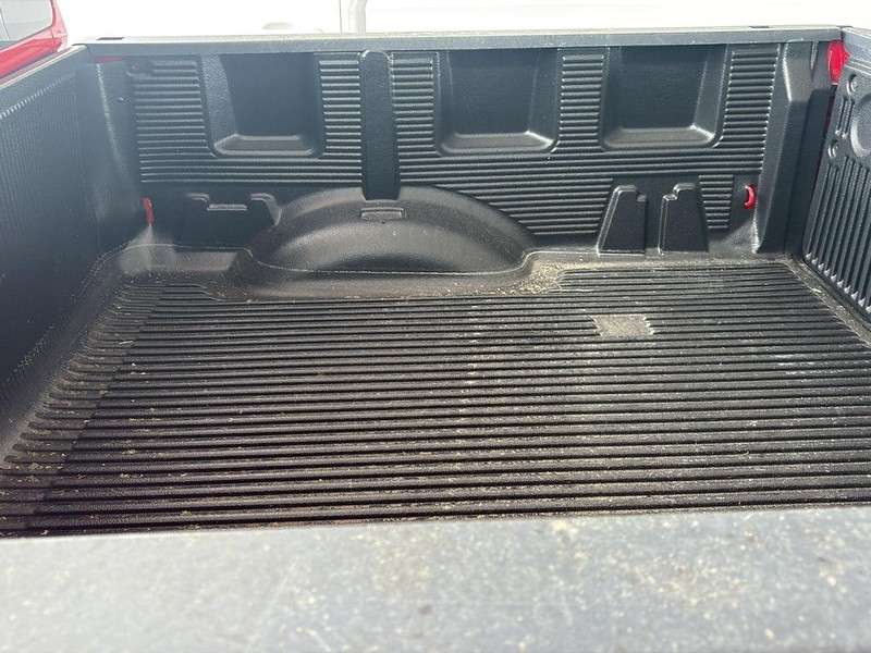 Nissan Titan Vehicle Full-screen Gallery Image 27