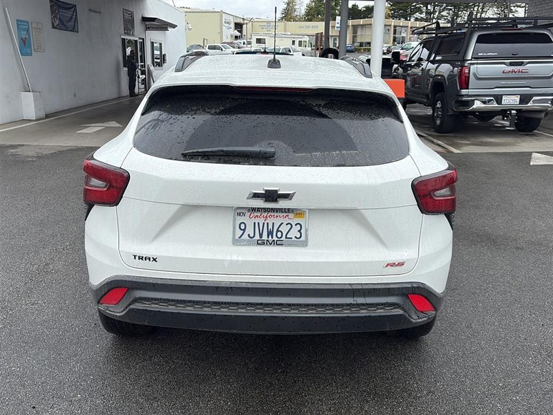 Chevrolet Trax Vehicle Full-screen Gallery Image 04