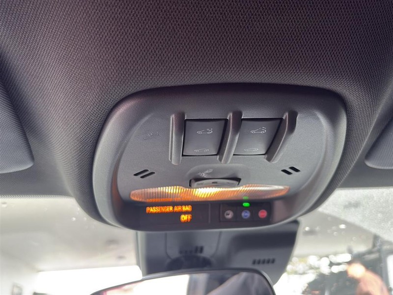 Chevrolet Trax Vehicle Full-screen Gallery Image 16
