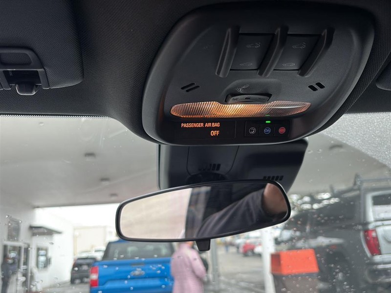 Chevrolet Trax Vehicle Full-screen Gallery Image 23