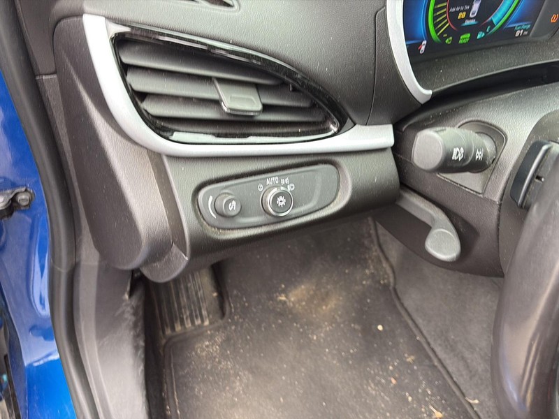 Chevrolet Volt Vehicle Full-screen Gallery Image 12