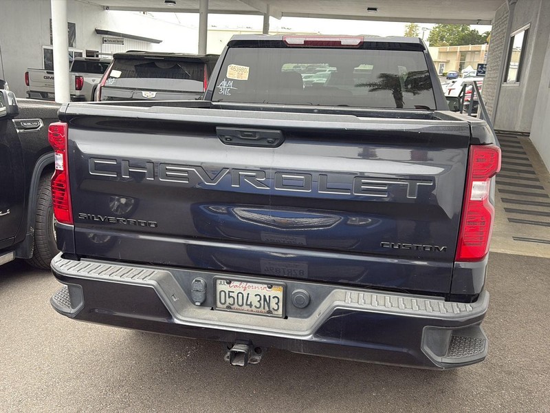 Chevrolet Silverado 1500 Vehicle Full-screen Gallery Image 04