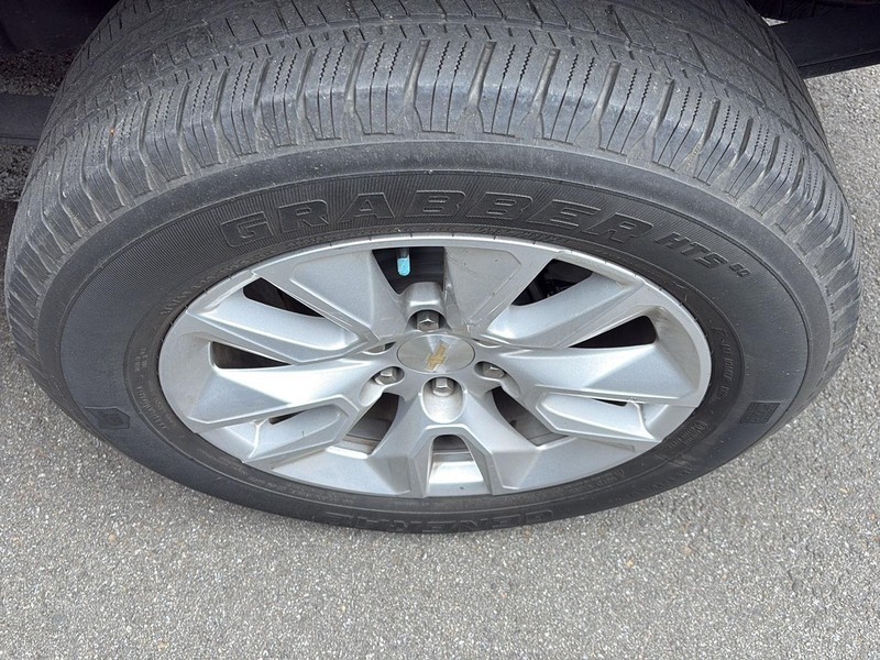 Chevrolet Silverado 1500 Vehicle Full-screen Gallery Image 06