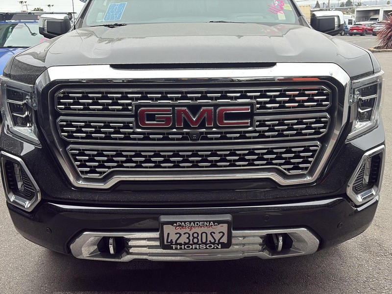 GMC Sierra 1500 Vehicle Full-screen Gallery Image 02