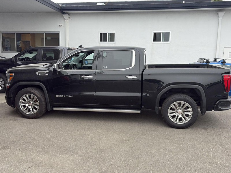 GMC Sierra 1500 Vehicle Full-screen Gallery Image 03