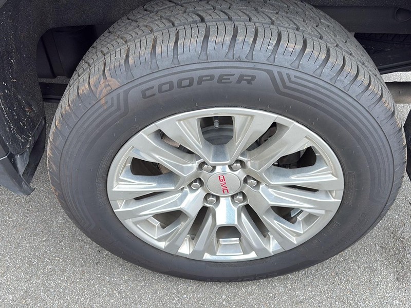 GMC Sierra 1500 Vehicle Full-screen Gallery Image 09