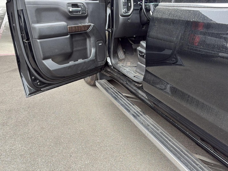 GMC Sierra 1500 Vehicle Full-screen Gallery Image 11