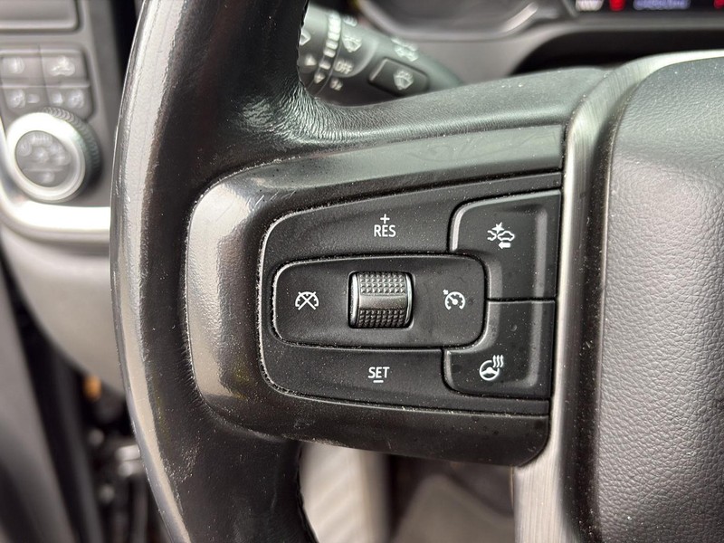 GMC Sierra 1500 Vehicle Full-screen Gallery Image 16