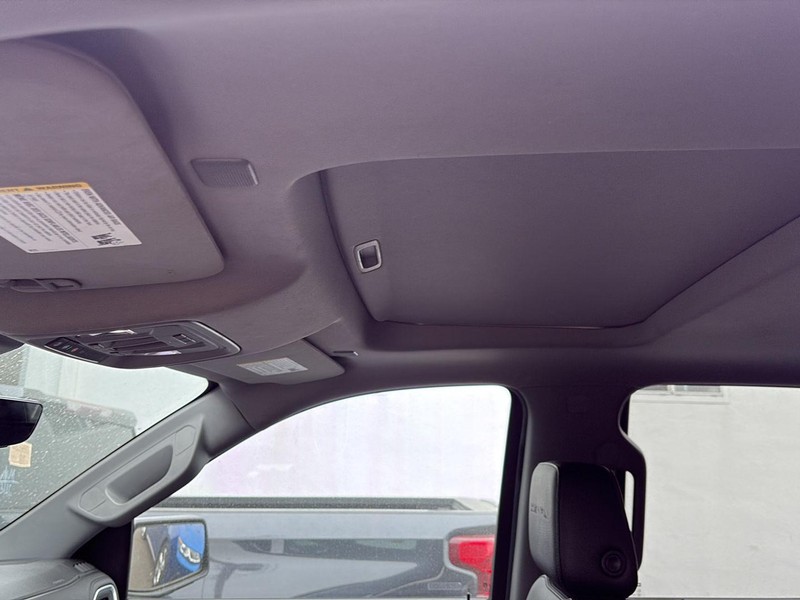 GMC Sierra 1500 Vehicle Full-screen Gallery Image 31