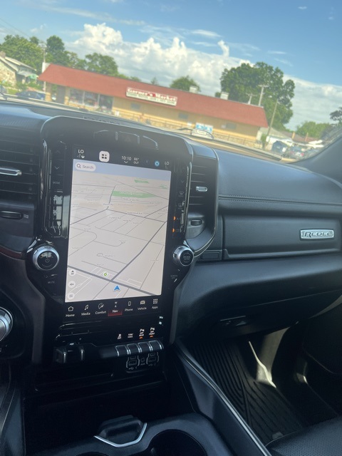 Ram 1500 Vehicle Full-screen Gallery Image 9