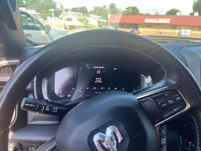 Ram 1500 Vehicle Full-screen Gallery Image 11