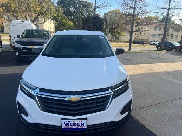 Chevrolet Equinox Vehicle Full-screen Gallery Image 2