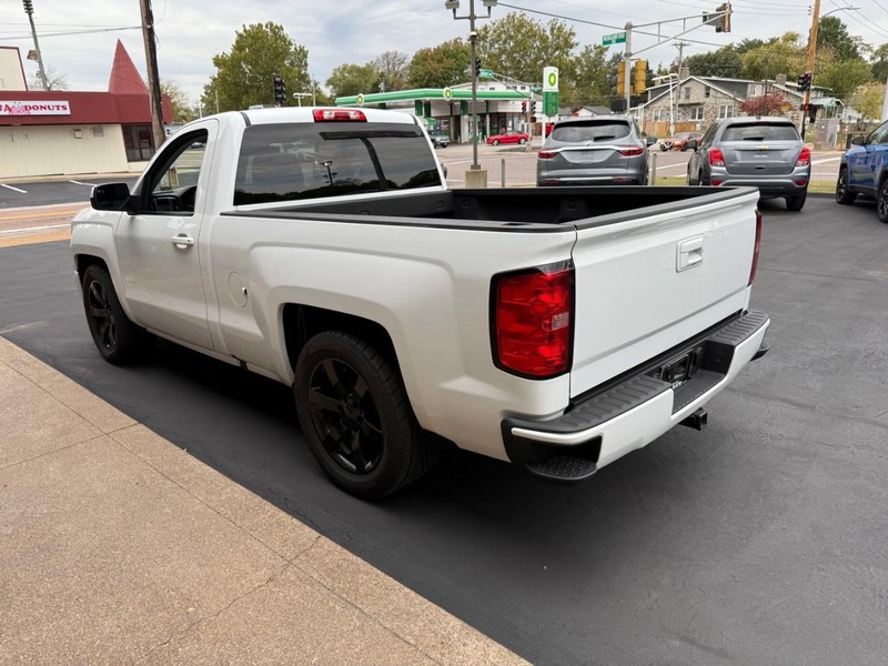 Chevrolet Silverado 1500 Vehicle Full-screen Gallery Image 4