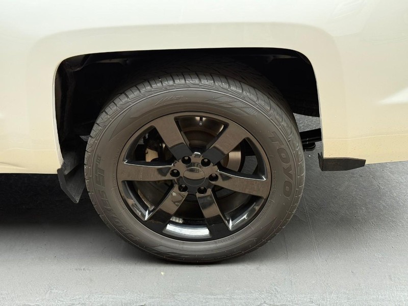 Chevrolet Silverado 1500 Vehicle Full-screen Gallery Image 5