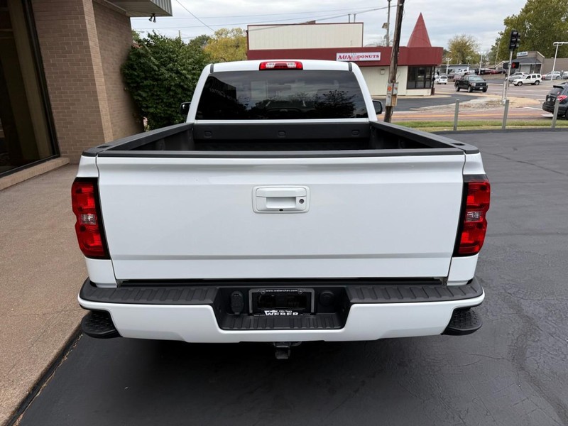 Chevrolet Silverado 1500 Vehicle Full-screen Gallery Image 7
