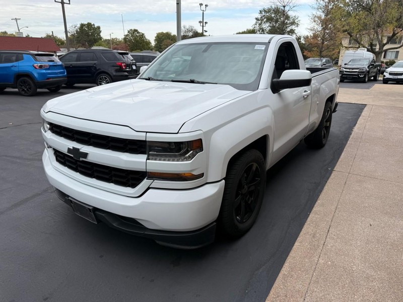 Chevrolet Silverado 1500 Vehicle Full-screen Gallery Image 8