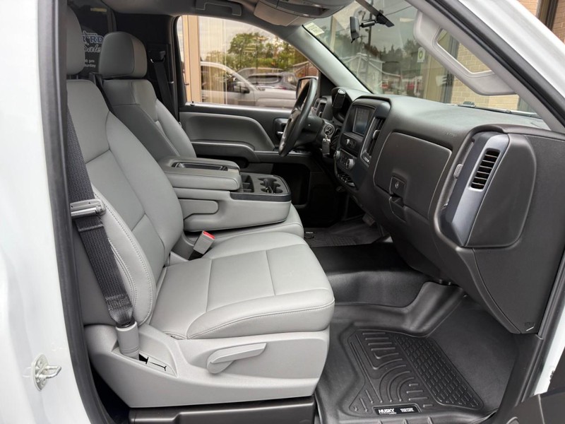 Chevrolet Silverado 1500 Vehicle Full-screen Gallery Image 10