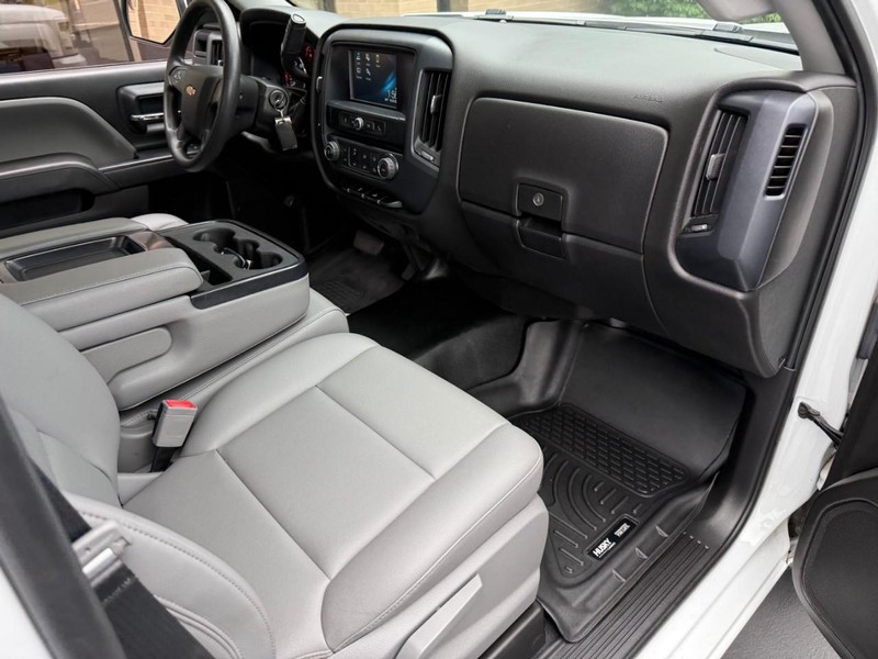 Chevrolet Silverado 1500 Vehicle Full-screen Gallery Image 11